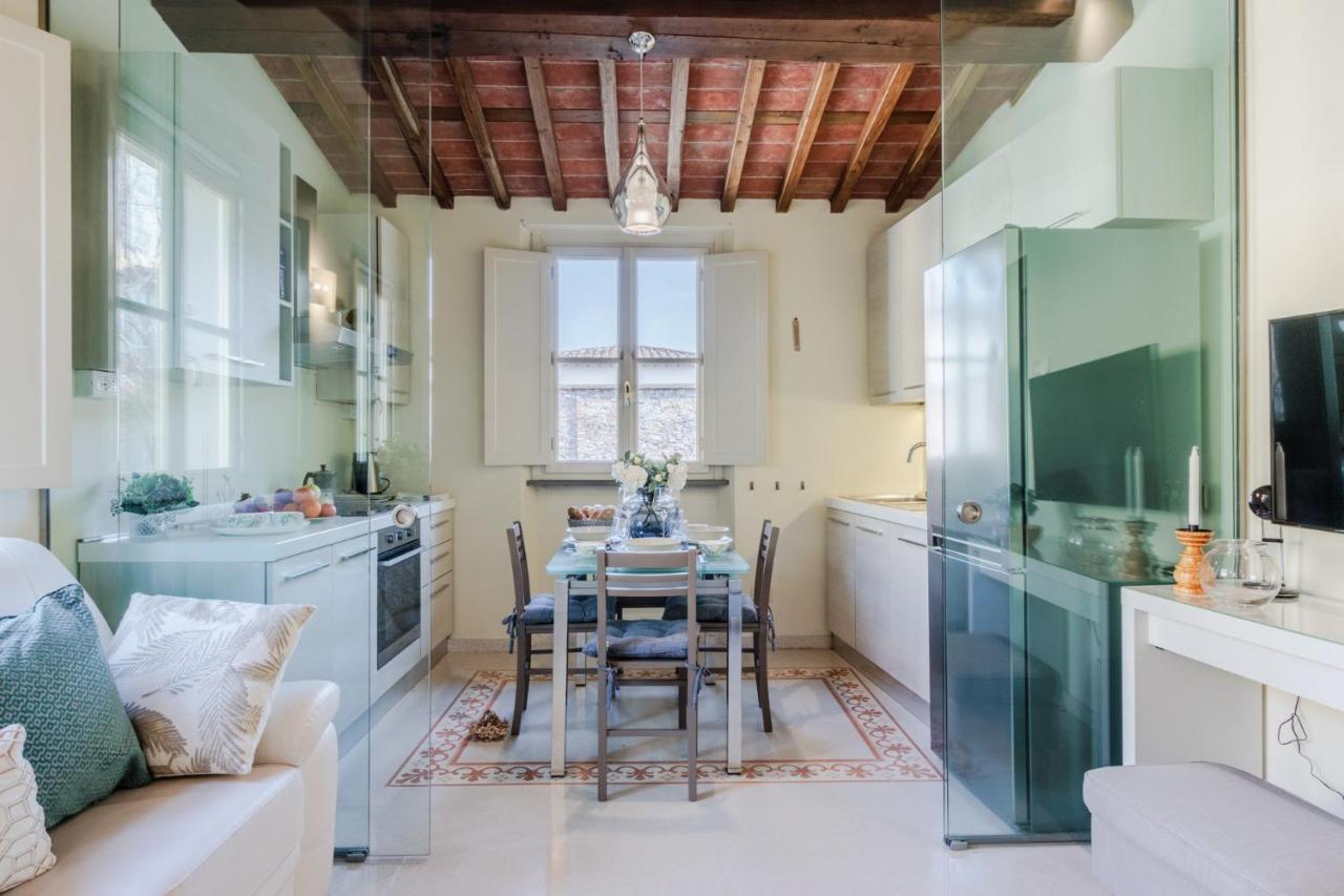 Helene Smart Flat With Elevator Inside Lucca Apartment ภายนอก รูปภาพ